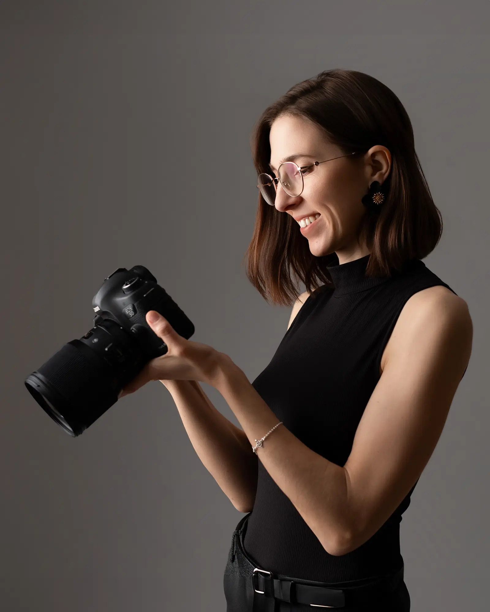 Retrato de la fotógrafa Minerva Mateos, especialista en sesiones de embarazo y recién nacido